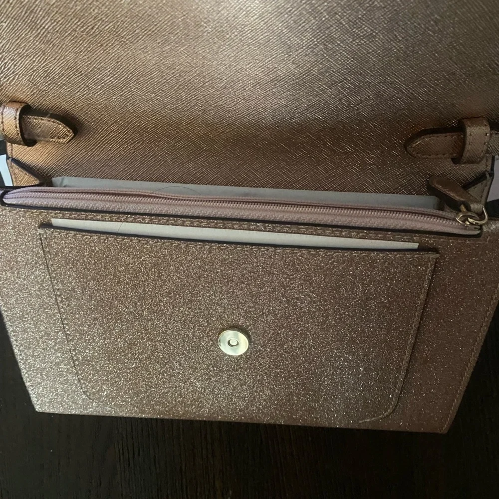 NEW AUTHENTIC Kate Spade flap crossbody bag.